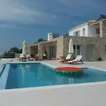 Salina Luxury Pool