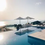 Salina Luxury Pool