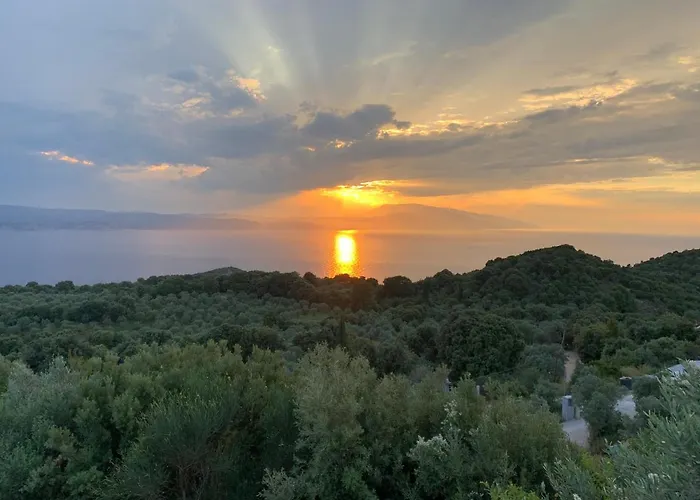 Salina Luxury Pool Villa *