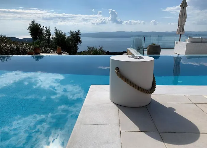 Salina Luxury Pool Kechria