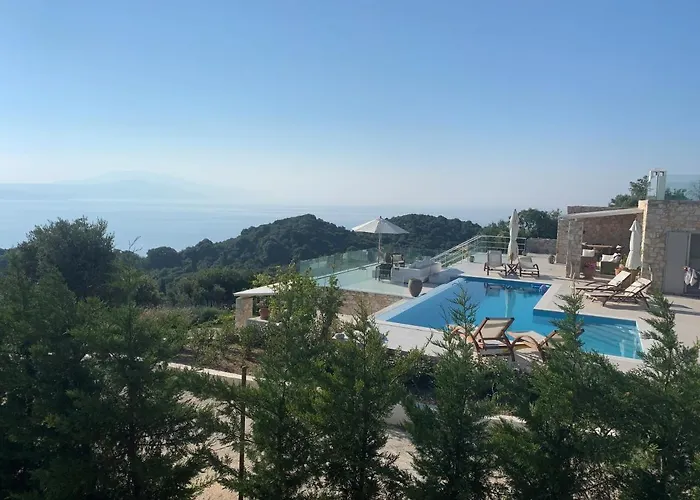 Salina Luxury Pool Villa