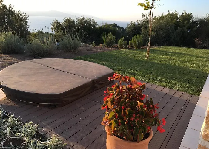 Salina Luxury Pool Villa Kechria