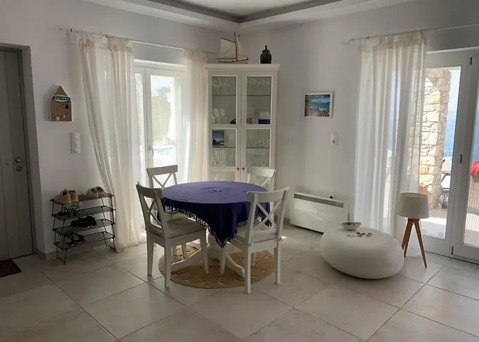 Salina Luxury Pool Villa *