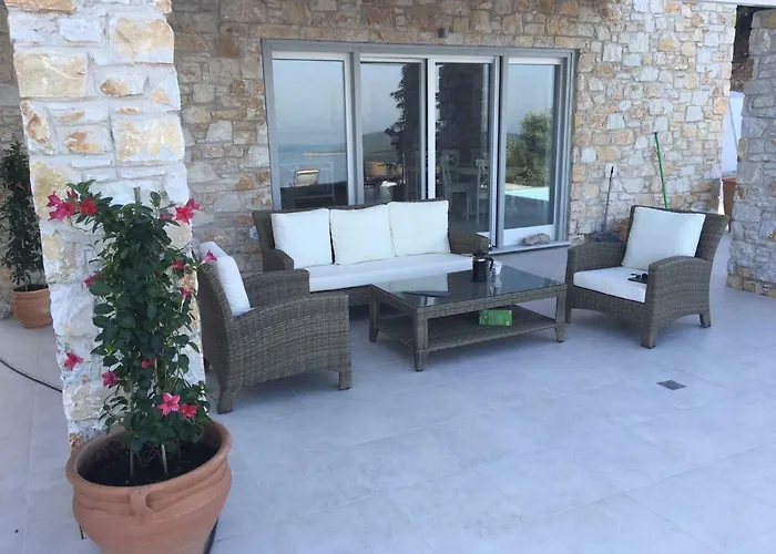 Salina Luxury Pool Villa