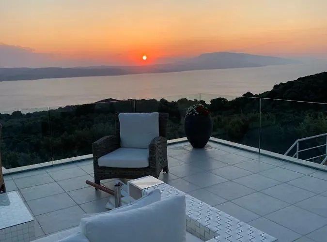 Salina Luxury Pool Villa Kechria