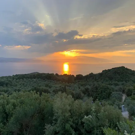 Salina Luxury Pool Villa *