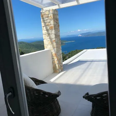 Salina Luxury Pool Villa *