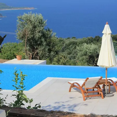 Villa Salina Luxury Pool