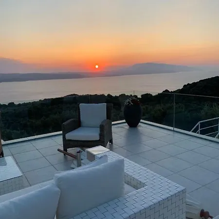 Salina Luxury Pool Villa Kechria