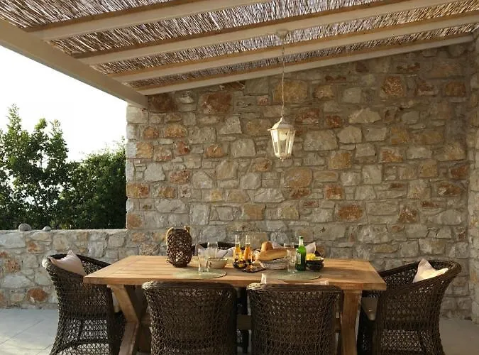 Salina Luxury Pool Βίλα