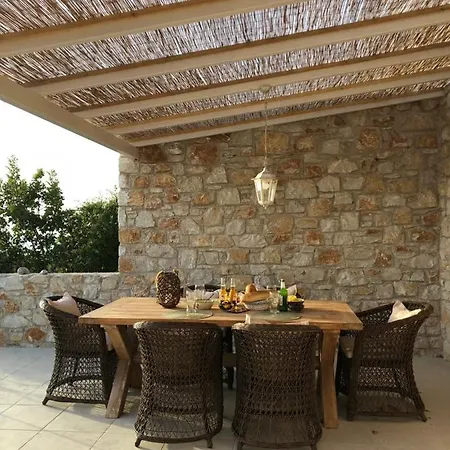 Salina Luxury Pool فيلة